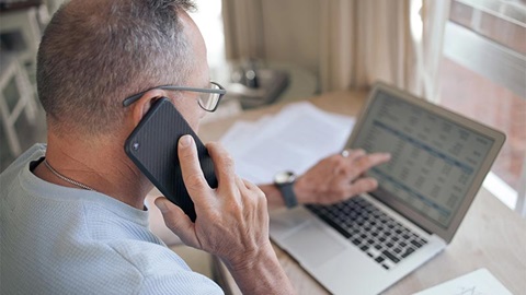 de moins en moins de contrats fixes. Plus que du variable.